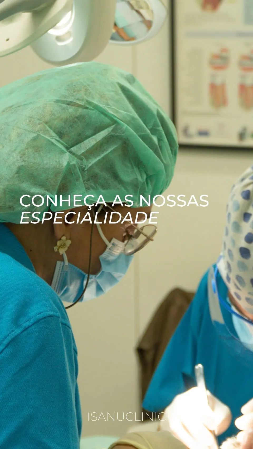 Profissionais da Isanu Clinic durante um cuidado clínico